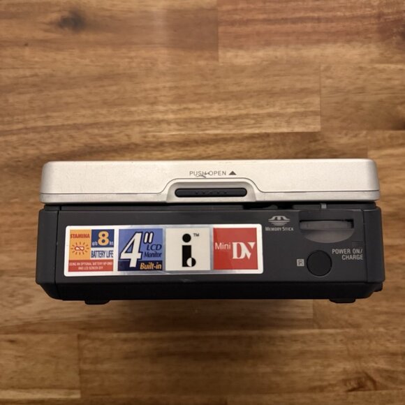 Sony GV-D1000 Digital Video Cassette Recorder - SOLD FOR PARTS UNTESTED AS IS!! - Picture 7 of 16